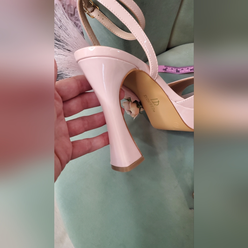 Custom Pinup Heels - Picture 8 of 8